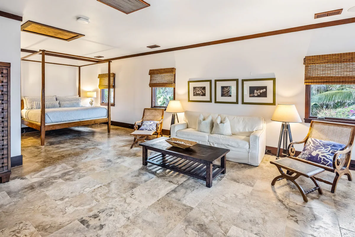 Master suite with sitting area