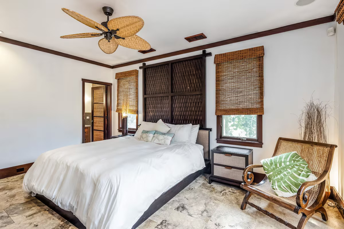 Hall suite 1 king bed