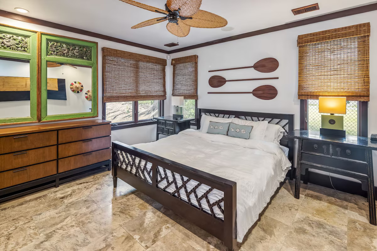 Hall suite 2 king bed
